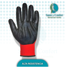 guantes con caucho en la mano